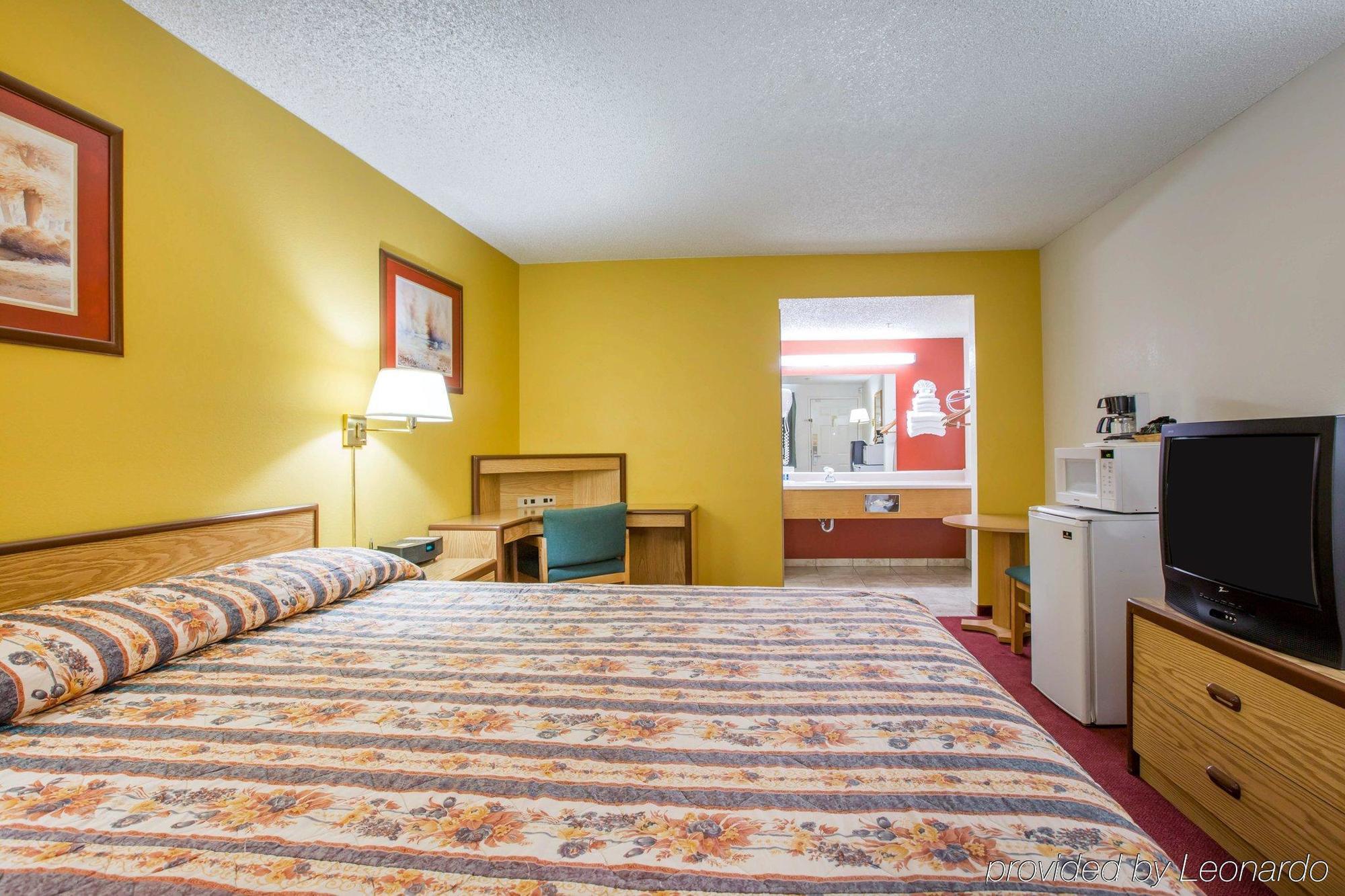 Motel 6-Fresno, Ca - Yosemite Hwy Екстериор снимка