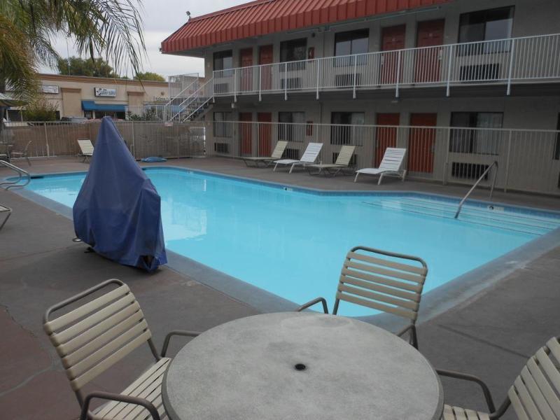 Motel 6-Fresno, Ca - Yosemite Hwy Екстериор снимка