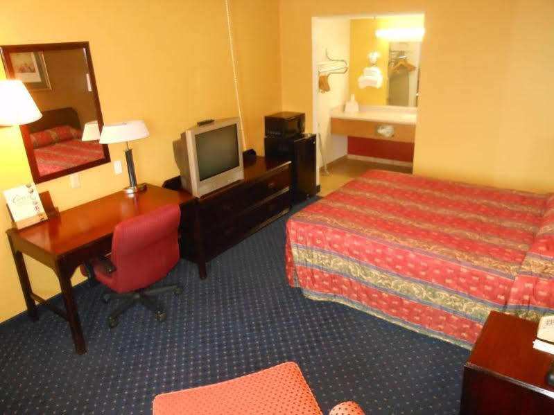 Motel 6-Fresno, Ca - Yosemite Hwy Екстериор снимка