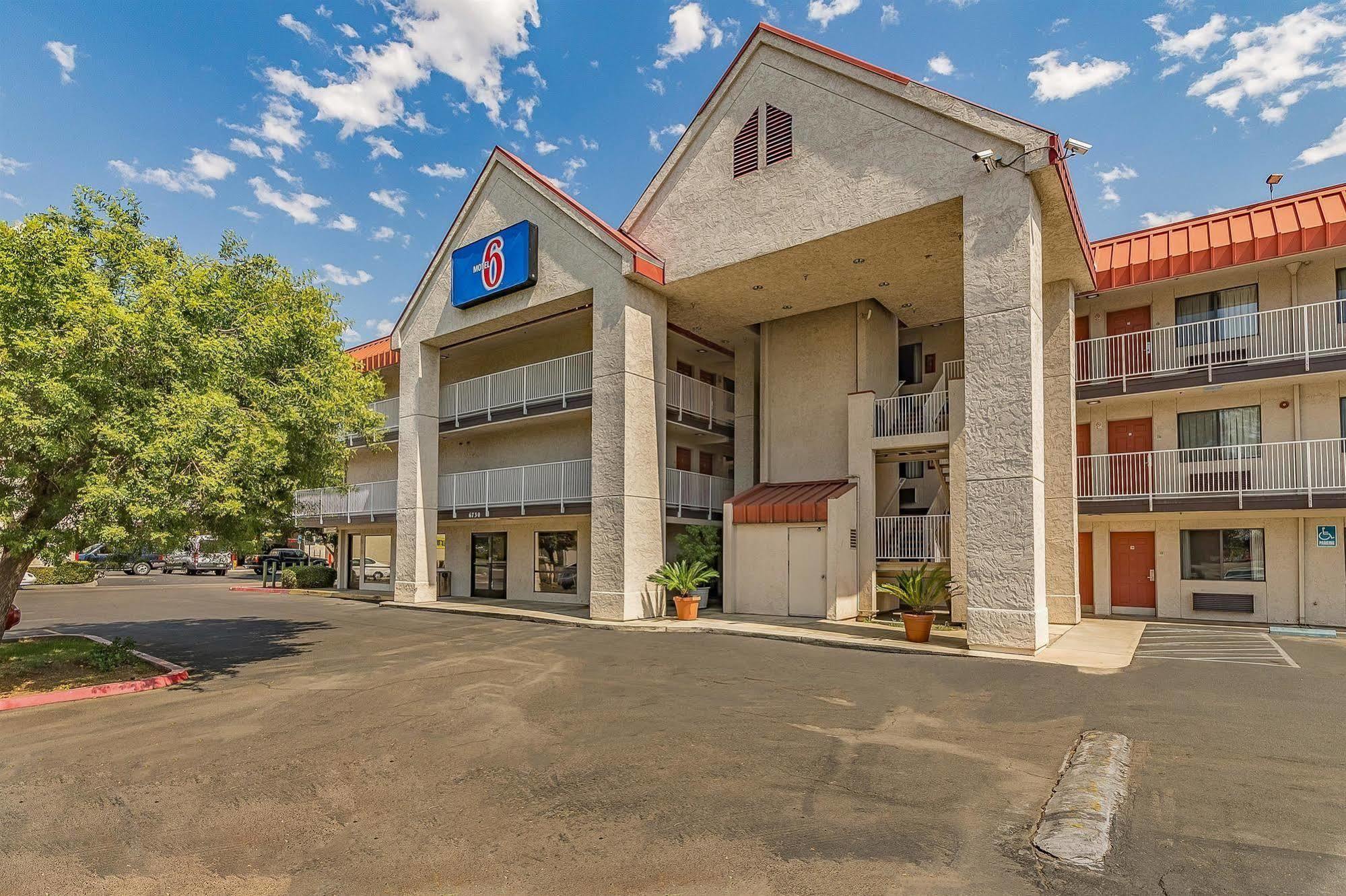 Motel 6-Fresno, Ca - Yosemite Hwy Екстериор снимка