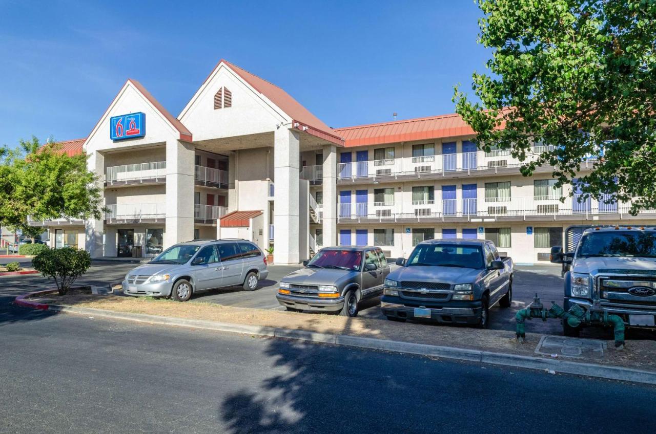 Motel 6-Fresno, Ca - Yosemite Hwy Екстериор снимка