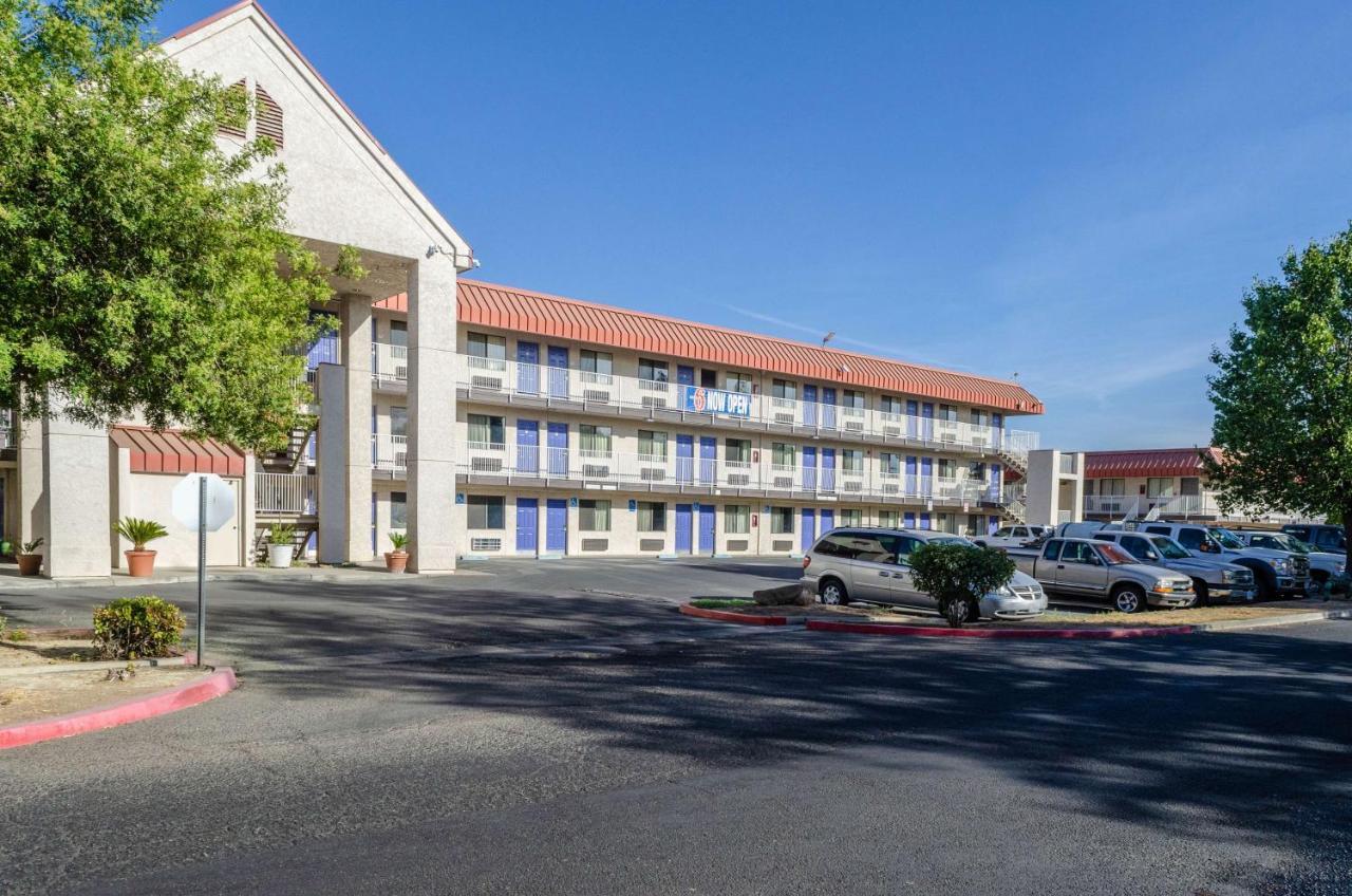 Motel 6-Fresno, Ca - Yosemite Hwy Екстериор снимка